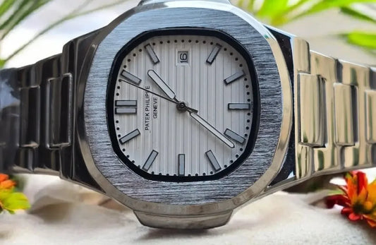 Patek Philippe Nautilus - WRIST ND WEAR