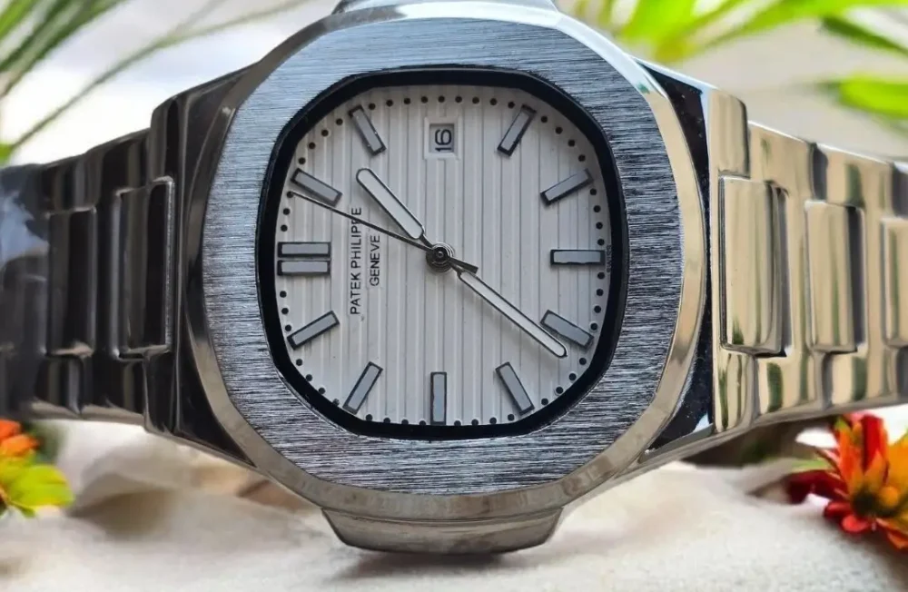 Patek Philippe Nautilus White - Image 2